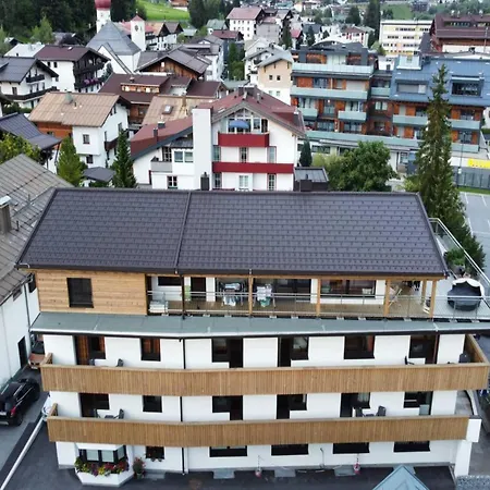 With Whirlpool Bathtub In St Anton