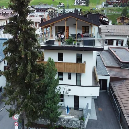 With Whirlpool Bathtub In St Anton شقة