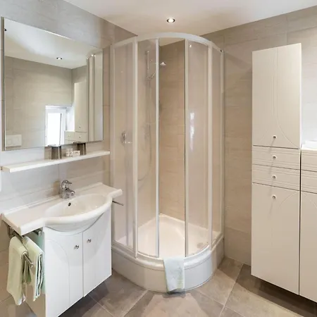 With Whirlpool Bathtub In St Anton * سانكت أنتون ام ارلبرغ